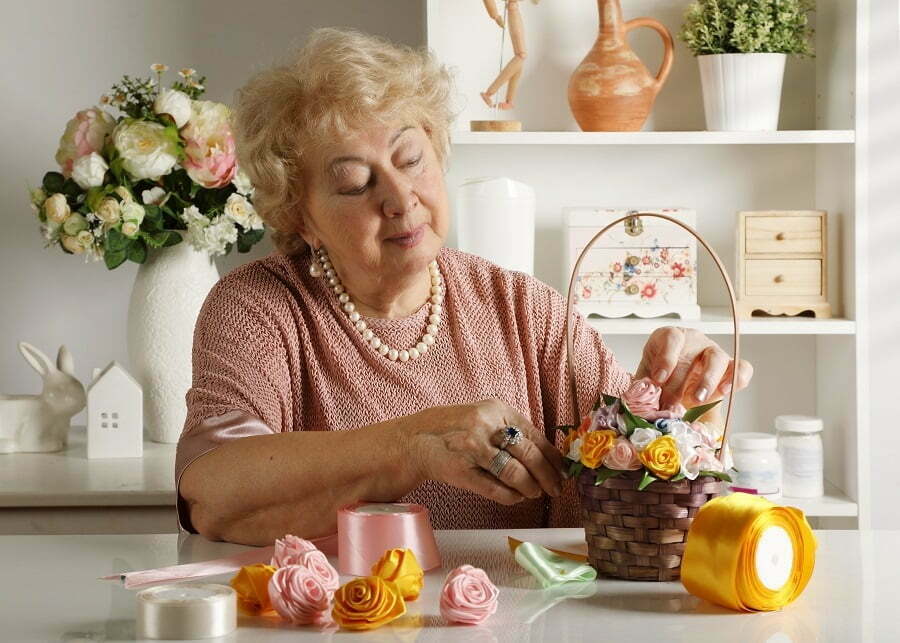 20 Fun And Easy Summer Crafts For Seniors To Boost Creativity